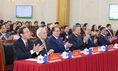  Tổng Bí thư Tô Lâm: Văn phòng Trung ương Đảng cần đóng vai “nhạc trưởng”, làm gương mẫu mực