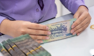 Thu ngân sách Nhà nước đạt hơn 2 triệu tỷ đồng, vượt dự toán cả năm