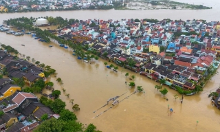 Bộ Chính trị chỉ đạo khắc phục hậu quả do bão số 12 và mưa, lũ sau bão gây ra