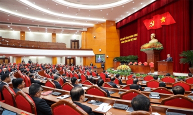  Thông cáo báo chí về ngày làm việc thứ hai và bế mạc Hội nghị Trung ương 14