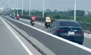 Nữ tài xế bị phạt 5 triệu đồng vì lái ô tô đi vào làn xe máy cầu Vĩnh Tuy
