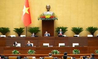 Quốc hội thông qua Luật Dẫn độ và 3 luật tương trợ tư pháp