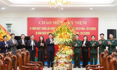  Bắc Ninh: Bí thư Tỉnh ủy Nguyễn Hồng Thái thăm, chúc mừng Bộ Chỉ huy quân sự tỉnh nhân dịp 22/12