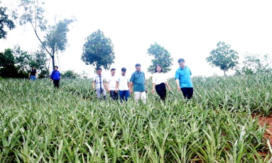  Đồng bào dân tộc thiểu số xã Kép chung sức xây dựng nông thôn mới