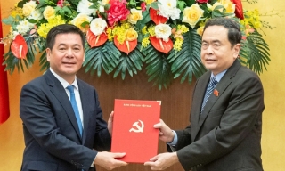 Bộ trưởng Công Thương giữ chức Phó bí thư Đảng ủy Quốc hội