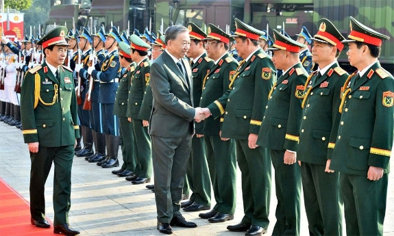 Quân đội nhân dân vững bước dưới cờ Đảng quang vinh