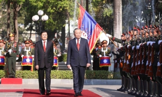Lễ đón trọng thể Tổng Bí thư Tô Lâm tại thủ đô Vientiane của CHDCND Lào