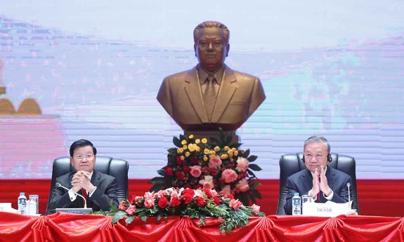 Tổng Bí thư Tô Lâm thông báo kết quả Đại hội lần thứ XIV của Đảng Cộng sản Việt Nam tại Lào