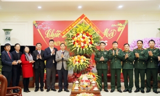 Thường trực Tỉnh ủy chúc Tết Bộ Chỉ huy quân sự tỉnh và Công an tỉnh 