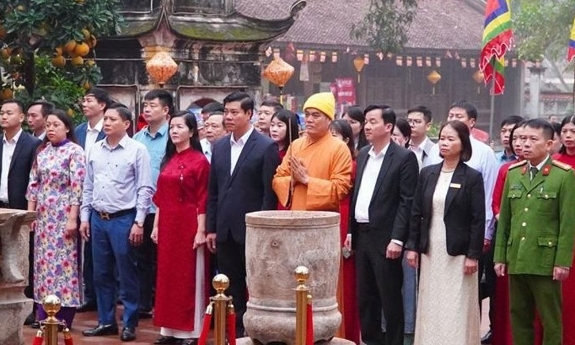 Dâng hương mở đầu các hoạt động Lễ hội mùa Xuân Côn Sơn-Kiếp Bạc năm 2026