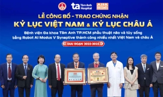 Bệnh viện Đa khoa Tâm Anh Thành phố Hồ Chí Minh nhận kỷ lục châu Á về phẫu thuật u não, đột quỵ bằng Robot AI