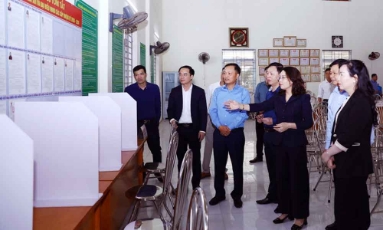  Phó Bí thư Thường trực Tỉnh ủy Nguyễn Thị Hương: Tổ chức bầu cử dân chủ, đúng luật và an toàn