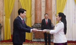 Chủ tịch nước tiếp Đại sứ Campuchia, Saudi Arabia, Dominica trình Quốc thư