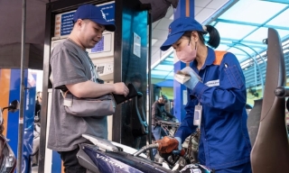 Ngân sách có thể tạm ứng tới 4.000-5.000 mỗi lít xăng dầu