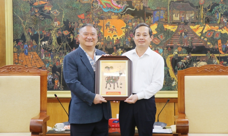  Chủ tịch UBND tỉnh Phạm Hoàng Sơn tiếp và làm việc với lãnh đạo Công ty Trách nhiệm hữu hạn Phát triển Nhà đất Shun - Far