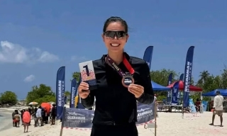 Ánh Viên vô địch giải bơi biển quốc tế