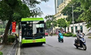 Hà Nội đẩy mạnh chuyển đổi xe buýt điện, hướng tới giao thông công cộng xanh