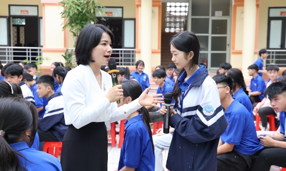 Truyền thông phòng, chống ma túy và tư vấn tâm lý học đường cho học sinh Trung học phổ thông 