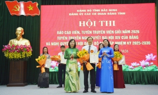 Chung khảo Hội thi Báo cáo viên Đảng ủy Các cơ quan Đảng tỉnh: Thí sinh Nguyễn Văn Nguyên giành giải Nhất