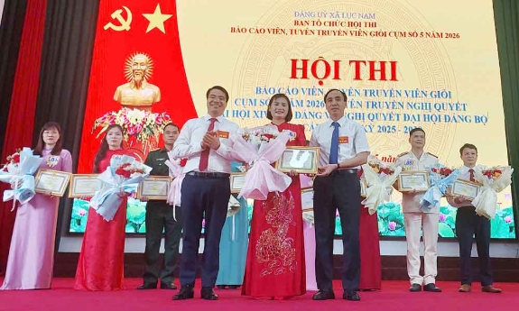 Bắc Ninh: Thí sinh Vũ Thị Vân (Lục Nam) giành giải Nhất Hội thi báo cáo viên giỏi cụm số 5