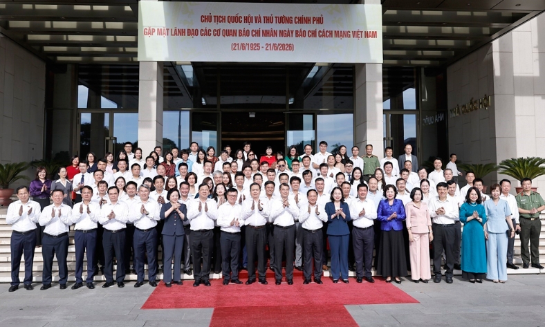  Thủ tướng Chính phủ và Chủ tịch Quốc hội gặp mặt lãnh đạo các cơ quan báo chí