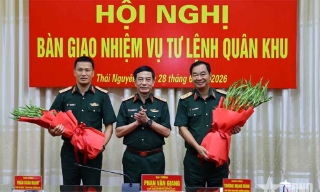 Đại tướng Phan Văn Giang chủ trì Hội nghị bàn giao nhiệm vụ Tư lệnh Quân khu 1