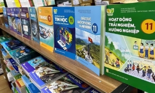 Học sinh toàn quốc được miễn phí sách giáo khoa từ năm học 2029-2030