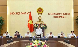 Chủ tịch Quốc hội chủ trì Phiên họp thứ 4 của Ủy ban Thường vụ Quốc hội