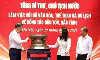Bộ Văn hóa, Thể thao và Du lịch trao tặng món quà đặc biệt tới Tổng Bí thư, Chủ tịch nước Tô Lâm