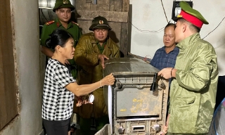 Công an Bắc Ninh xuyên đêm giúp dân ứng phó mưa lũ