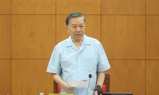 Bộ Chính trị ban hành Nghị quyết về Chiến lược công tác tư tưởng trong bối cảnh mới