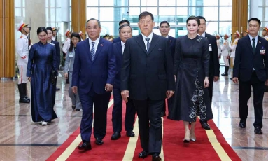  Nhà vua Vương quốc Thái Lan và Hoàng hậu đến Hà Nội, bắt đầu thăm cấp Nhà nước tới Việt Nam