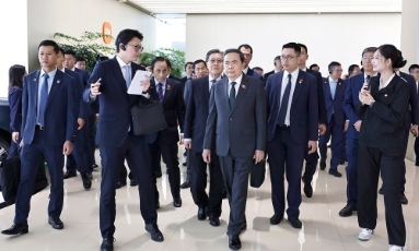  Chủ tịch Quốc hội Trần Thanh Mẫn thăm Khu Phát triển Kinh tế - Công nghệ Bắc Kinh