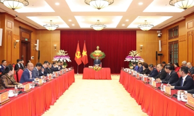 Thường trực Ban Bí thư Trần Cẩm Tú tiếp Đoàn lãnh đạo trẻ Đảng Nhân dân Campuchia