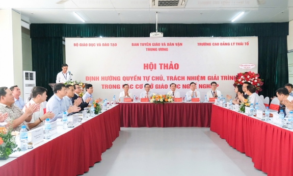 Hội thảo “Định hướng quyền tự chủ, trách nhiệm giải trình trong các cơ sở giáo dục nghề nghiệp”