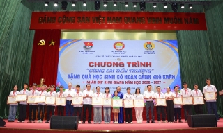 Bắc Ninh: Xã Hiệp Hòa trao tặng 524 suất quà tại chương trình “Cùng em đến trường” 