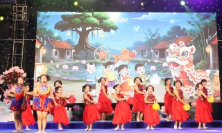 Bắc Ninh: Rộn ràng Đêm hội trăng rằm “Lồng đèn thắp sáng ước mơ”