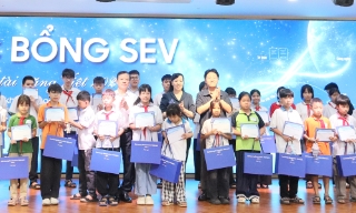 Bắc Ninh trao hơn 300 suất học bổng SEV - Ươm mầm tài năng Việt