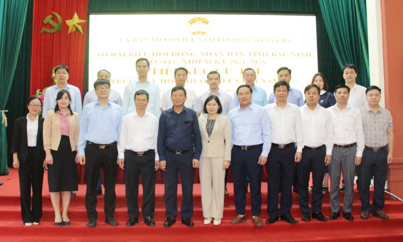  Phó Chủ tịch UBND tỉnh Ngô Tân Phượng tiếp xúc cử tri phường Song Liễu 