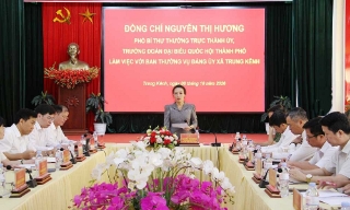 Phó Bí thư Thường trực Thành ủy Nguyễn Thị Hương làm việc với Ban Thường vụ Đảng ủy xã Trung Kênh