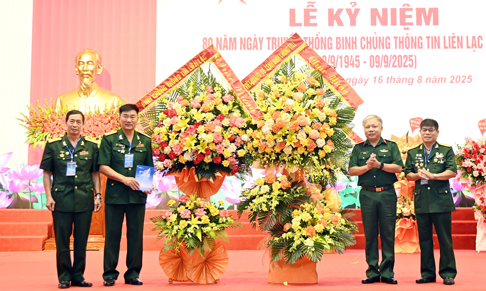  Kỷ niệm 80 năm Ngày truyền thống Binh chủng Thông tin liên lạc