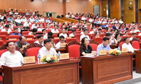 Thực hiện “5 nhất quán”, “3 sớm” và “5 rõ” để khẩn trương đưa 4 Nghị quyết của Bộ Chính trị vào cuộc sống