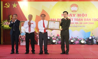  Giám đốc Công an tỉnh Bùi Duy Hưng dự Ngày hội Đại đoàn kết toàn dân tộc tại xã Lâm Thao