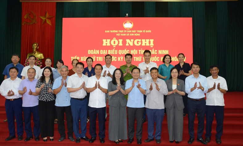  Đoàn Đại biểu Quốc hội tỉnh Bắc Ninh tiếp xúc cử tri xã Sơn Động