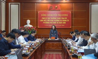 Phó Bí thư Thường trực Tỉnh ủy Nguyễn Thị Hương làm việc với Ban Thường vụ Đảng ủy 2 phường Tam Sơn và Phù Khê