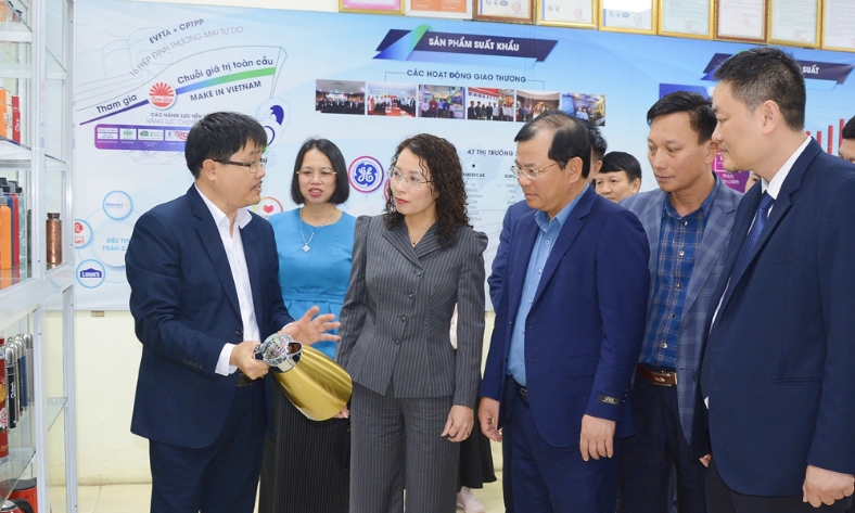  Phó Bí thư Thường trực Tỉnh ủy Nguyễn Thị Hương kiểm tra tình hình thực hiện nhiệm vụ đầu năm 2026 tại một số đơn vị, địa phương