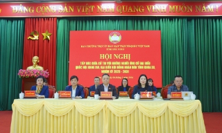 Ứng cử viên đại biểu Quốc hội khóa XVI và đại biểu HĐND tỉnh tiếp xúc cử tri tại đơn vị bầu cử số 5 và 15