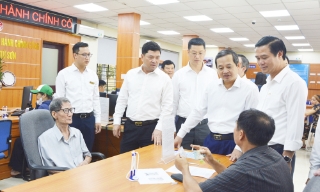 Bí thư Tỉnh ủy Nguyễn Hồng Thái chỉ đạo nâng cao chất lượng phục vụ hành chính công và mở rộng tuyến đường tỉnh 398
