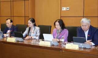 Đoàn 	đại biểu Quốc hội tỉnh Bắc Ninh: Nhiều ý kiến thảo luận ở Tổ về chính sách giáo dục, y tế và dự trữ quốc gia