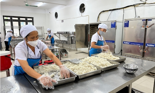 Cần khẩn trương ổn định bữa ăn bán trú cho học sinh